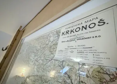 Mapa Krkonoš na stěně